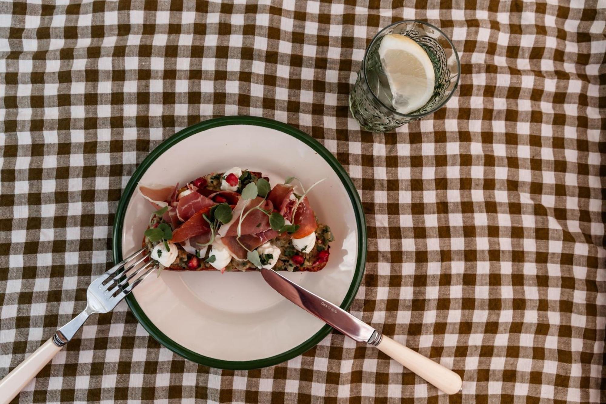 The Hare & Hounds Inn Bowland Bridge 外观 照片