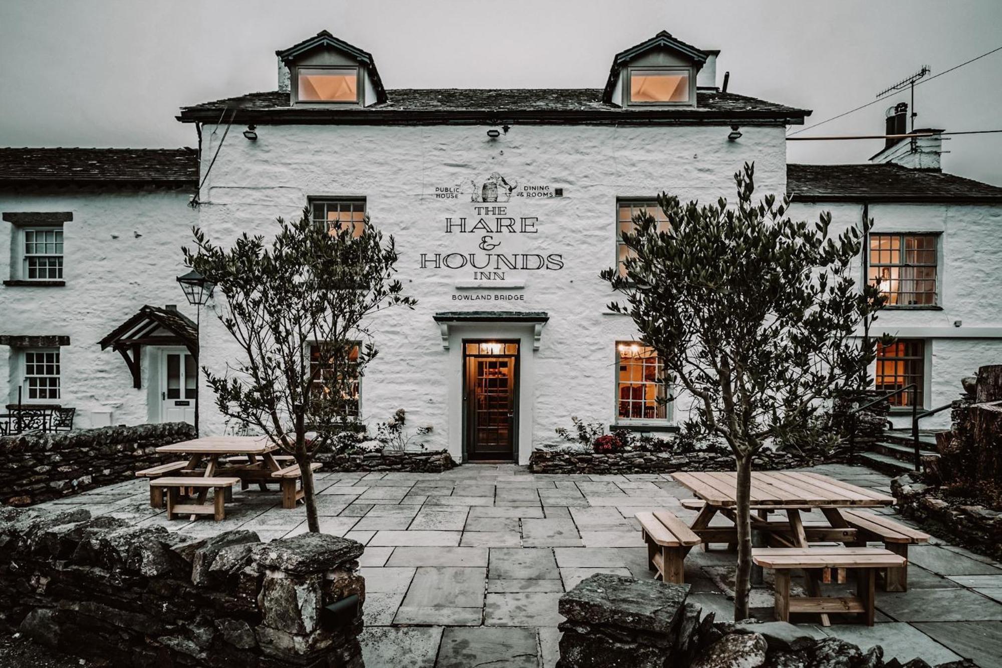 The Hare & Hounds Inn Bowland Bridge 外观 照片